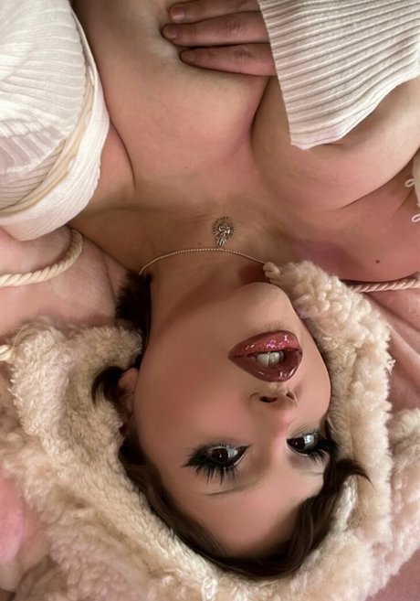 Ego Divinus naked model image