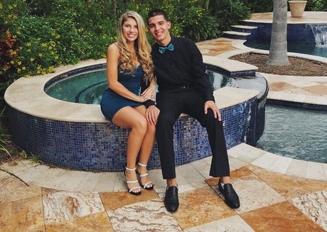 Jordan Lewis beautiful actress image