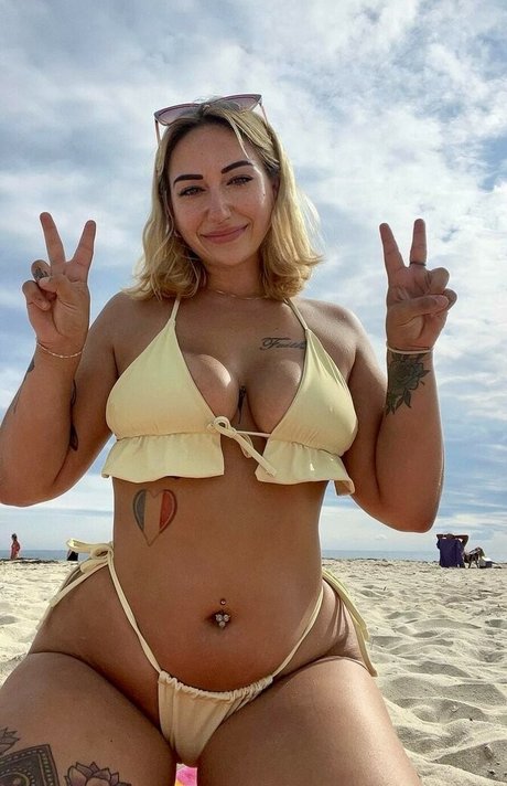 Hannah Helena art actress photos