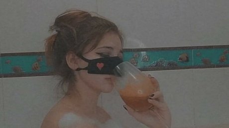 Osamochka naked actress picture