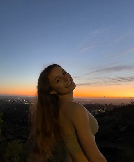 Anika Grace free actress img