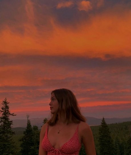 Anika Grace beautiful actress img