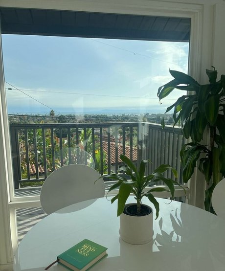 Anika Grace adult actress img