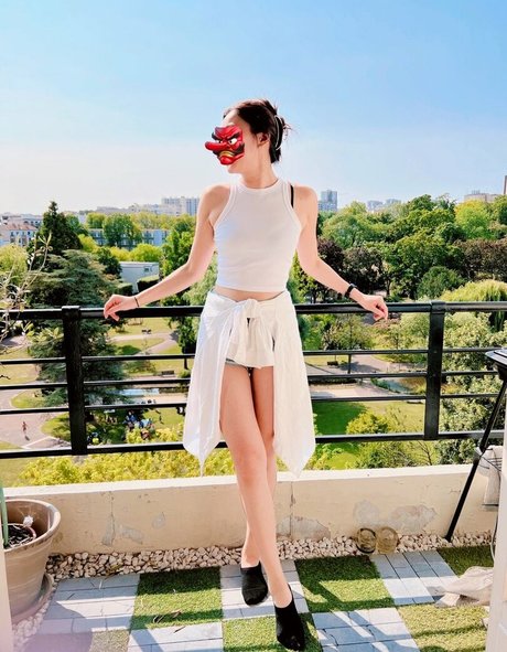 OniGiri erotic pornstar photo