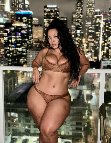 Allhailkingsteph exclusive actress picture