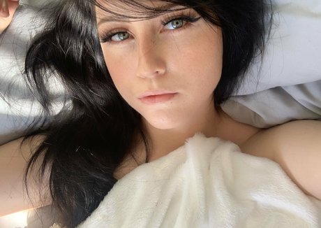 lewdkumi pornstar picture