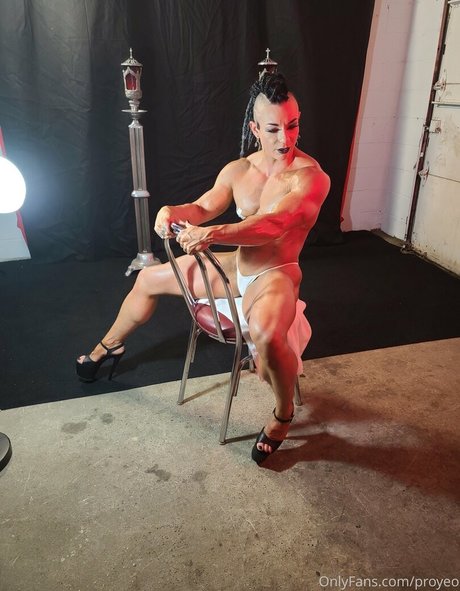 Anjie sexy actress photo