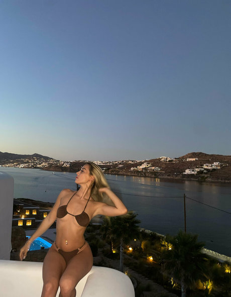 _desireelanza beautiful actress pic