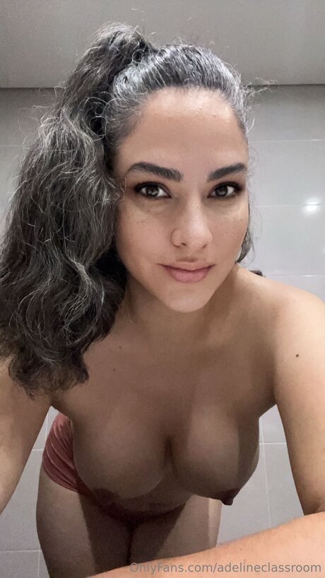 adelineclassroom porn model image