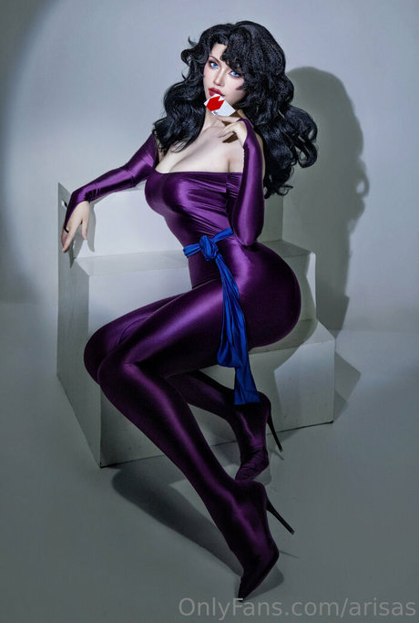 Arisa S model pornographic photo