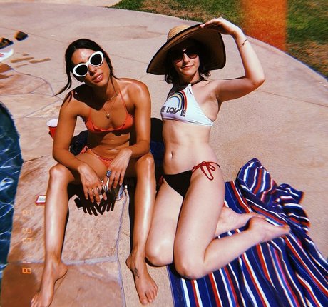 Lindsay Ames model free galleries