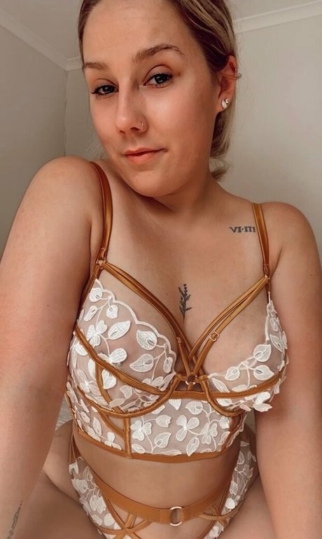 Hannah Buethke high quality pornstar img