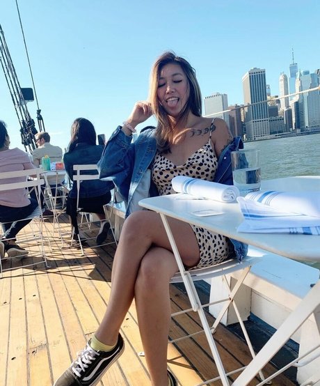 Honeyypies model sex picture