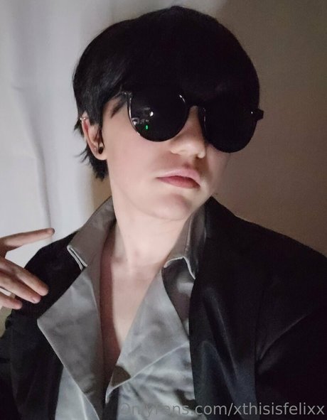 xthisisfelixx model erotic image