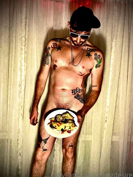 fillingdesire star naked photo