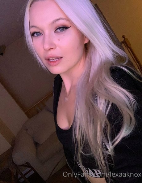 lexaaknox model nude images