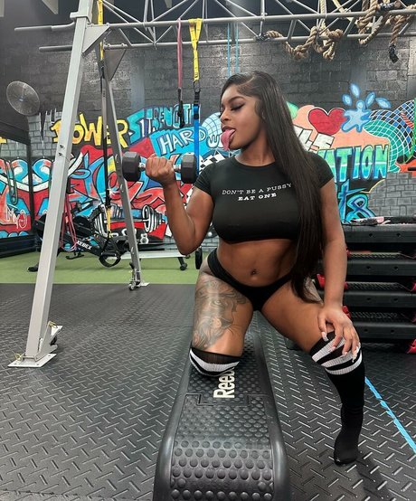 Long Tongue Fetish hot model gallery