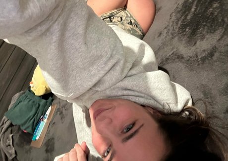 Danielle Cooper free actress photos