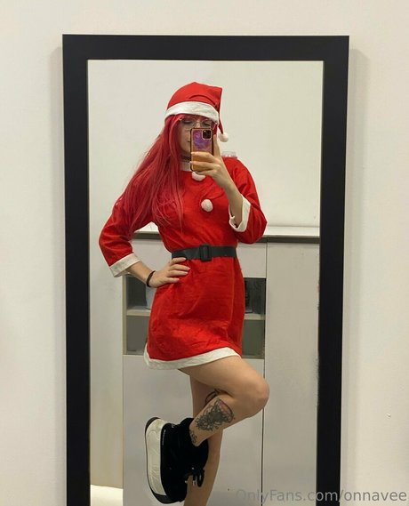 onnavee pornstar naked pic