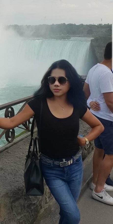 ayavonlee sexy pornstar picture