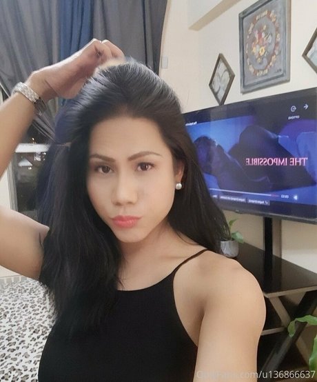 ayavonlee model hot images