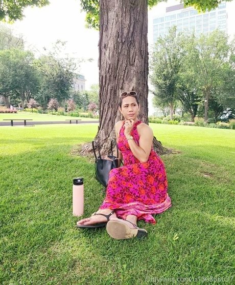 ayavonlee star adult photo