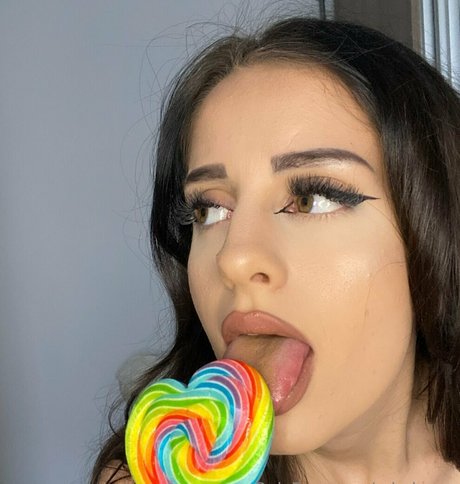 mimi uwu sexy pornstar pictures