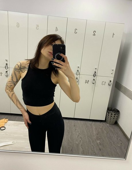 Elis222 star pornographic pics