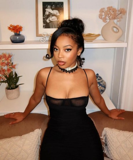 Cleopatra Lee nudes star photo