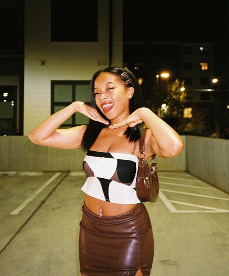 Cleopatra Lee sexy actress archive