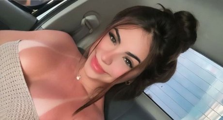 Emily Gori exclusive star pics