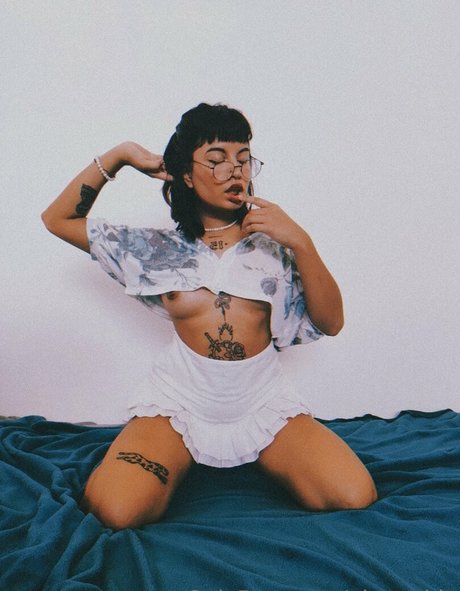 pietra blu naked model photo