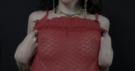 Baby Bella ASMR star hot pic