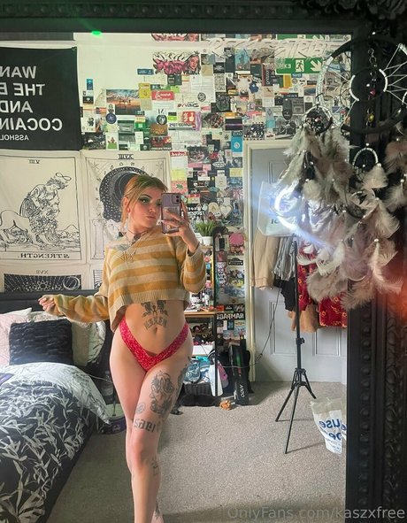 kaszxfree model art pic