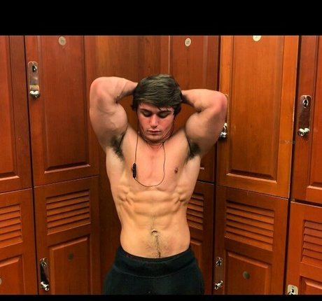 jamietylerflex xxx model image