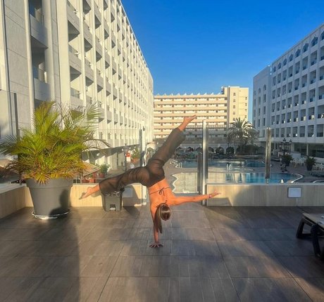 Sydney Etherington exclusive model pic