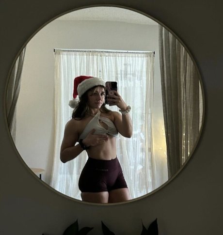 abi goodgains model pretty picture