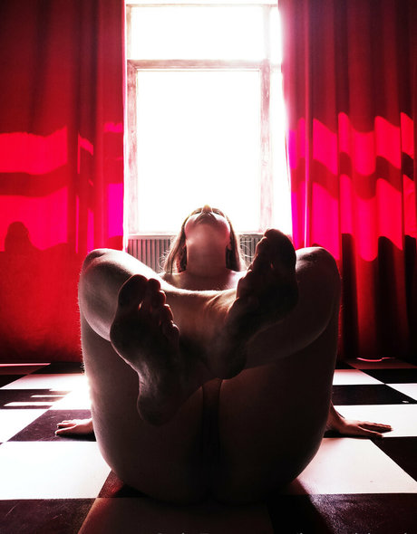 Jennybiatch top model photo