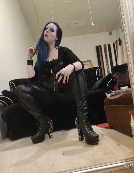 Jennybiatch star art gallery