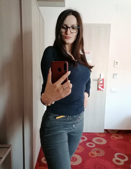 crissnight porn actress img