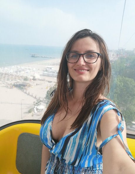 crissnight model hot pictures