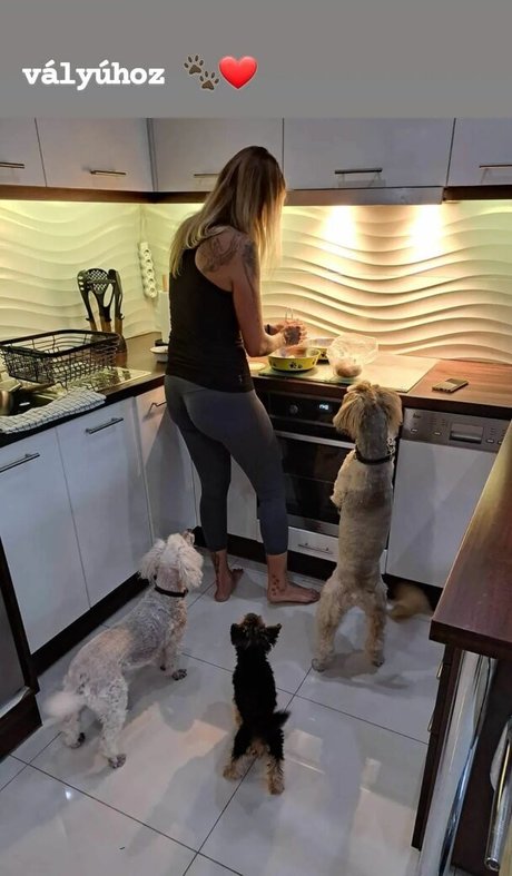 Alexandra Tokay hd actress gallery