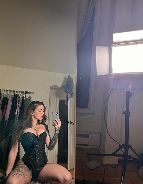 naughty batter hd model picture