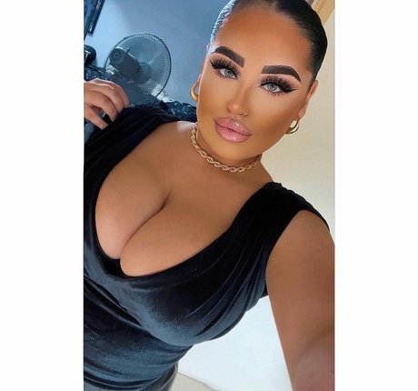 Rosie May porn actress img