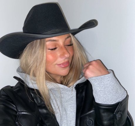 Abbey Wilson pornographic actress galleries