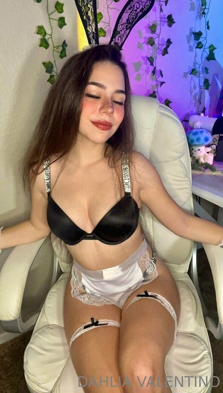 dahliavalentino nudes model photos