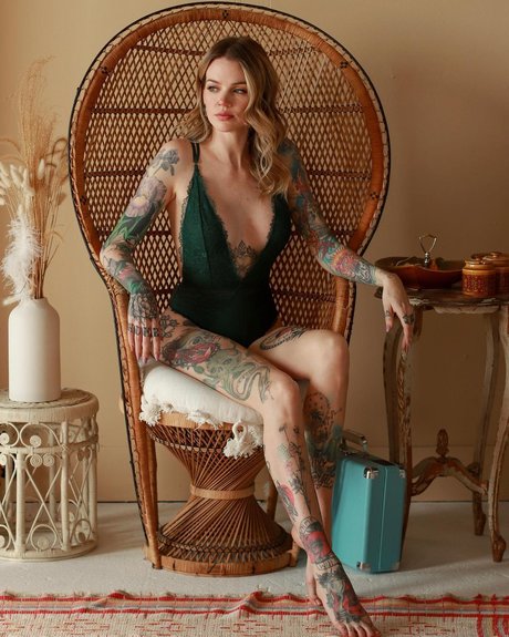 ohioliz model adult img