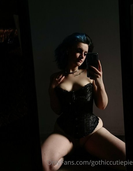 gothiccutiepie best star pic
