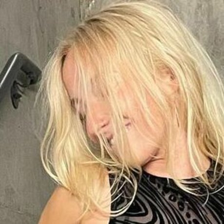 Abby Kruger erotic actress image