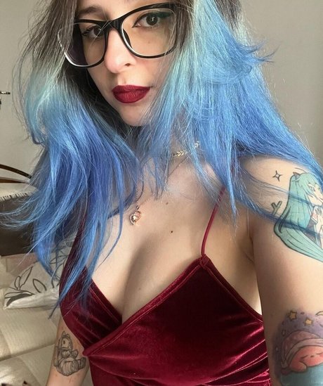 Lumineon model free image